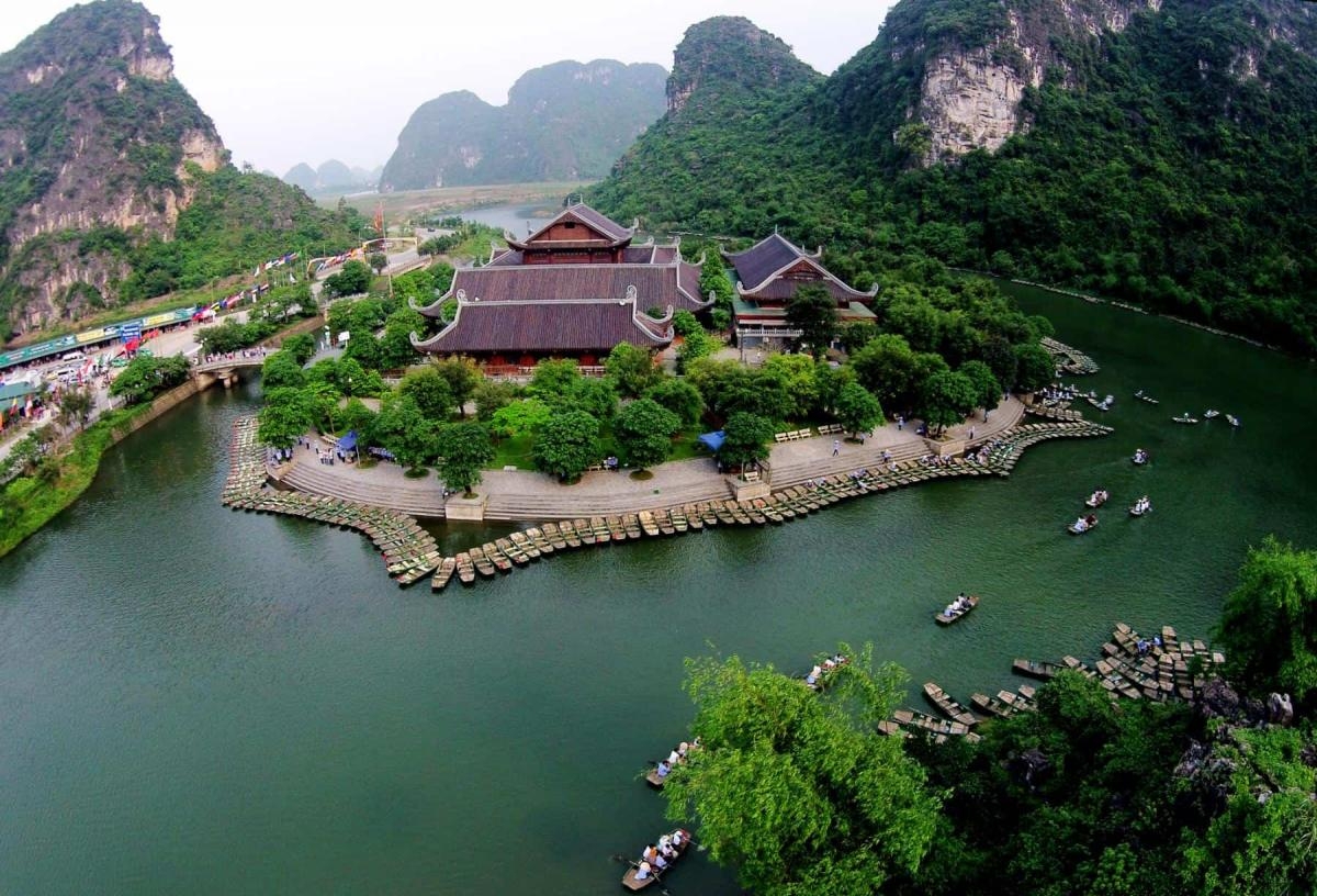 Hoa Lu Mua Cave Trang An Boat Trip – Full Day