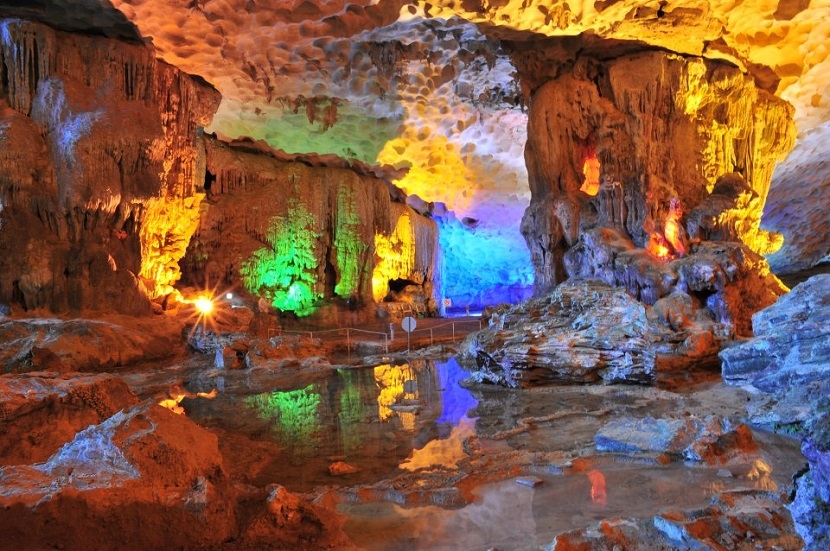 HALONG BAY DAY TRIP (Luxury 5* Cruise)
